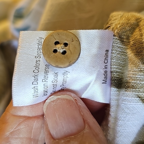 SOLEMAR ALOHAS Hawaiian Floral Men's Shirt. SIZE LARGE. - Picture 8 of 8